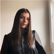 Etudiante en 3ème année de licence en communication, j'ai un bac ES